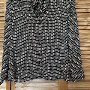 Ann Taylor Black and White Geometric Blouse
